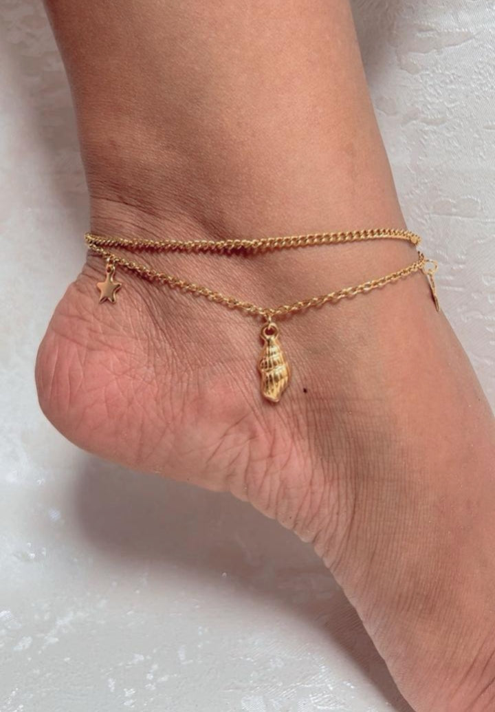Effortless Layered Gold Anklet with Seashell & Starfish Charms