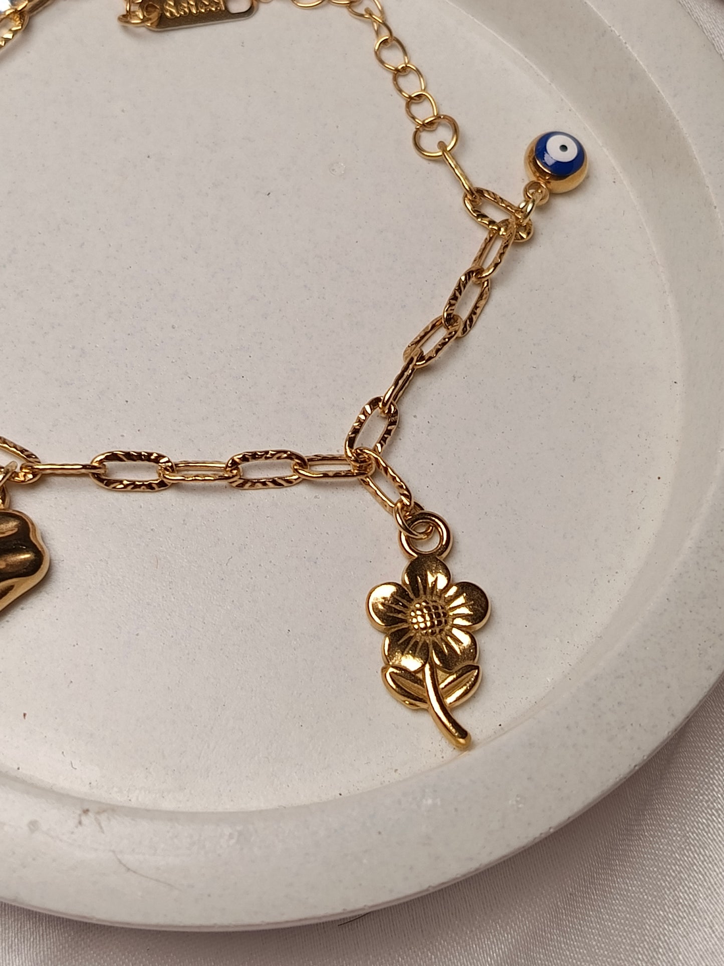 Elegant Green Heart Charm anti tarnish Bracelet