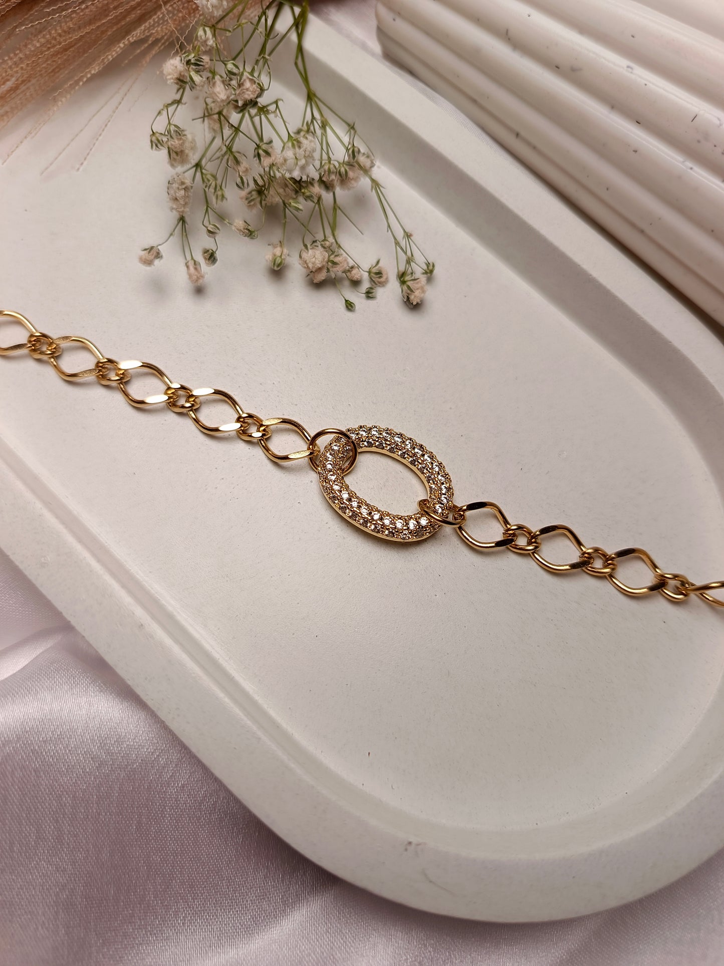 Sparkling anti tarnish Oval Link Bracelet