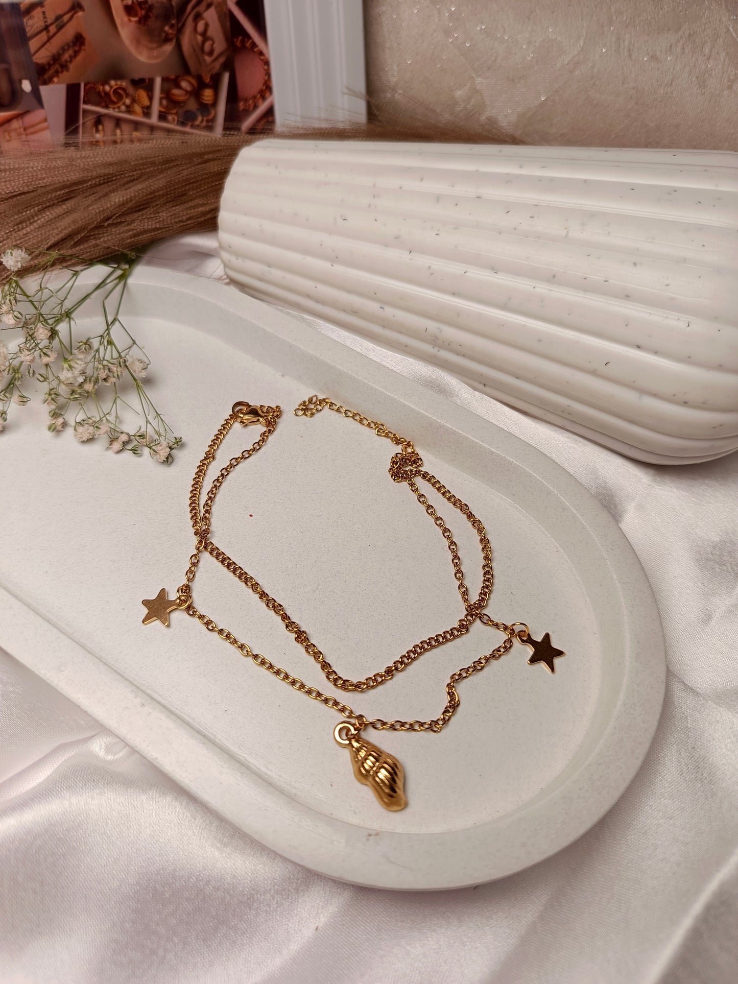 Effortless Layered Gold Anklet with Seashell & Starfish Charms