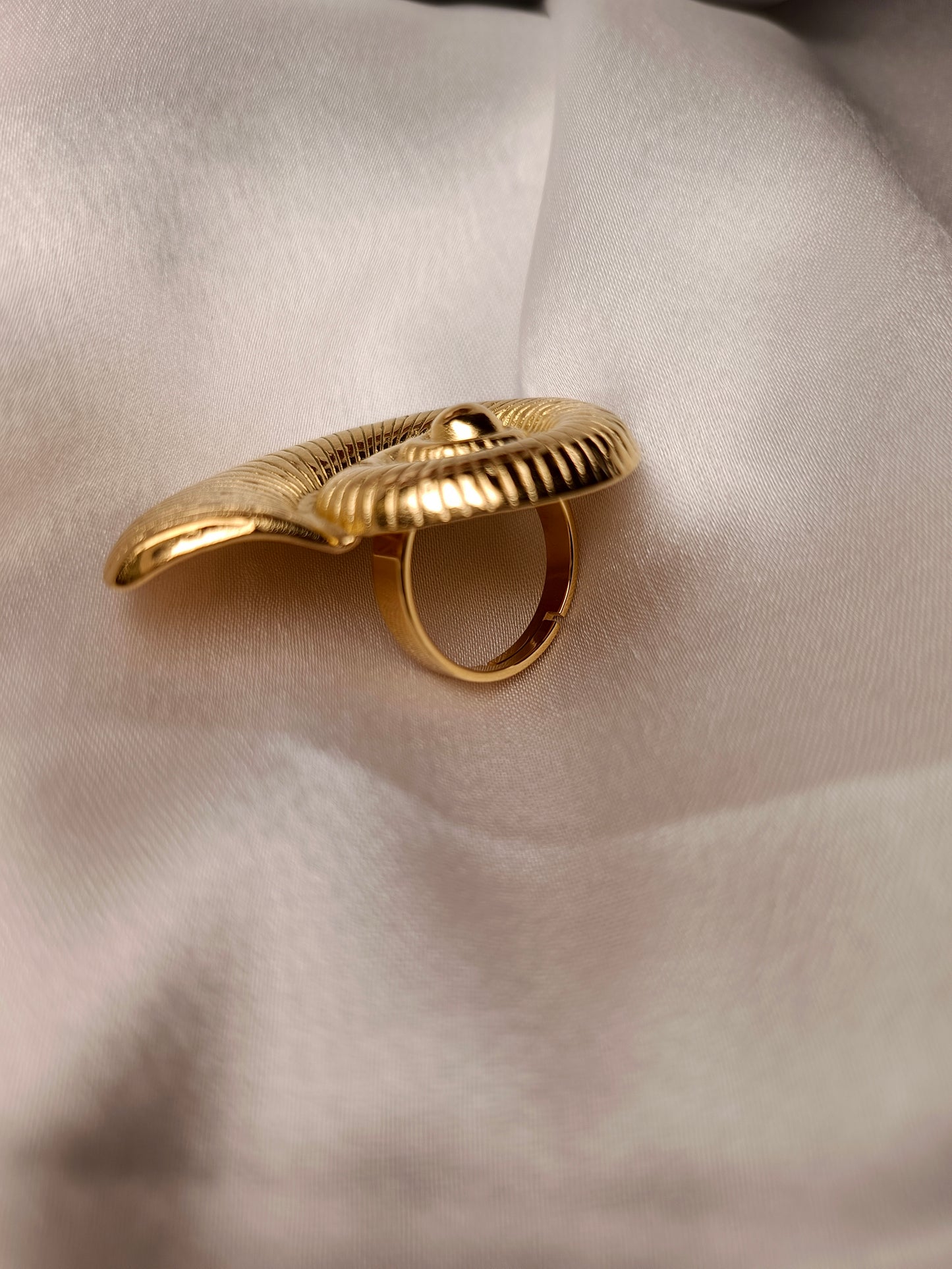 Anti tarnish Sculptural Golden Nautilus Shell Clip anti tarnish ring