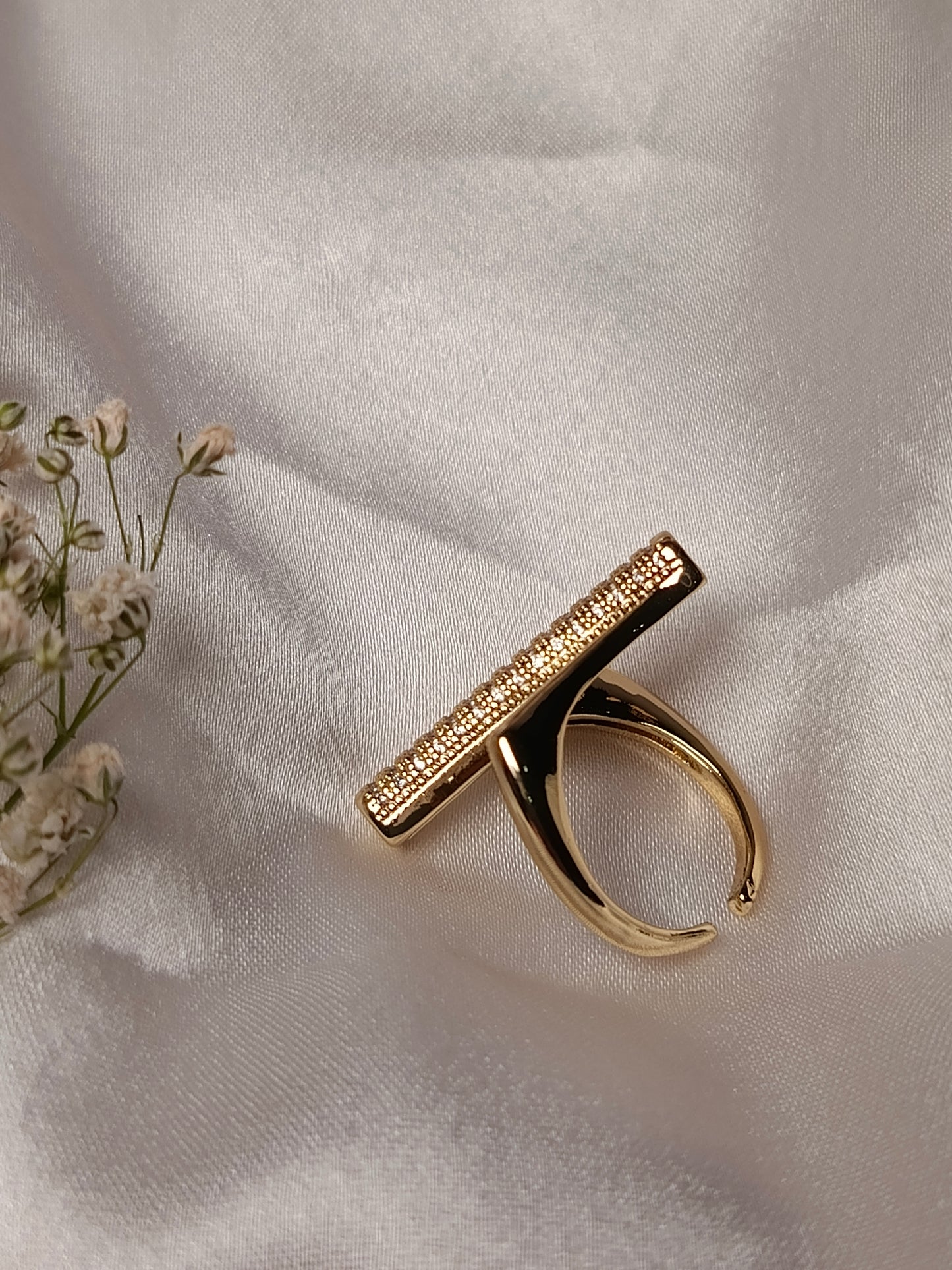 Anti tarnish Modern Glamour Crossover Ring