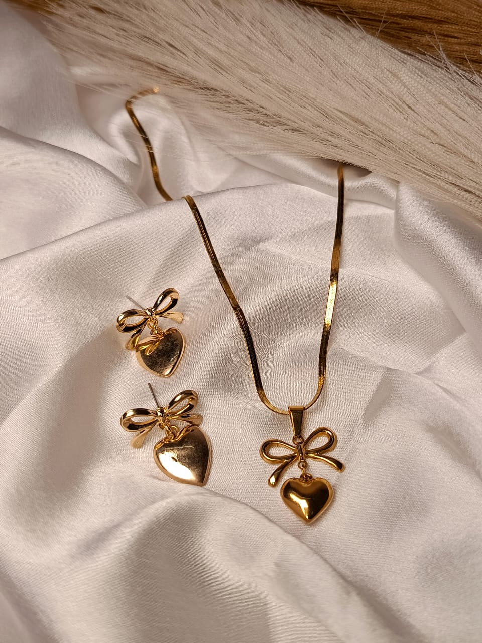 Anti-Tarnish Gold-Plated Bow & Heart Jewelry Set