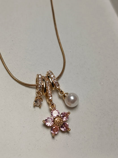 Anti tarnish Elegant Floral & Pearl Charm Necklace