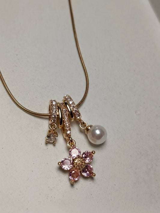 Anti tarnish Elegant Floral & Pearl Charm Necklace