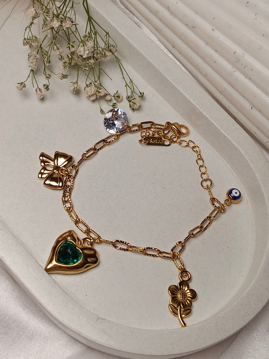 Elegant Green Heart Charm anti tarnish Bracelet