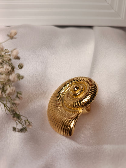 Anti tarnish Sculptural Golden Nautilus Shell Clip anti tarnish ring