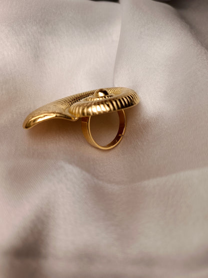 Anti tarnish Sculptural Golden Nautilus Shell Clip anti tarnish ring