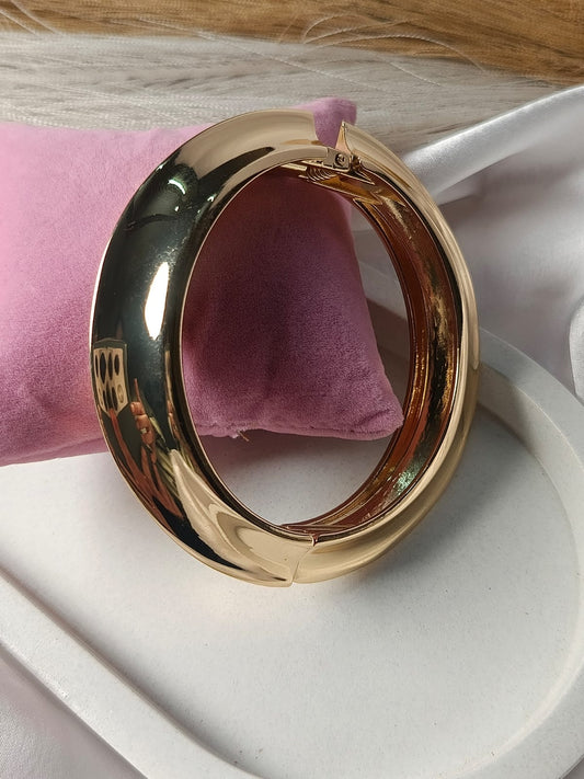 Chunky Gold Hoop openable bracelet