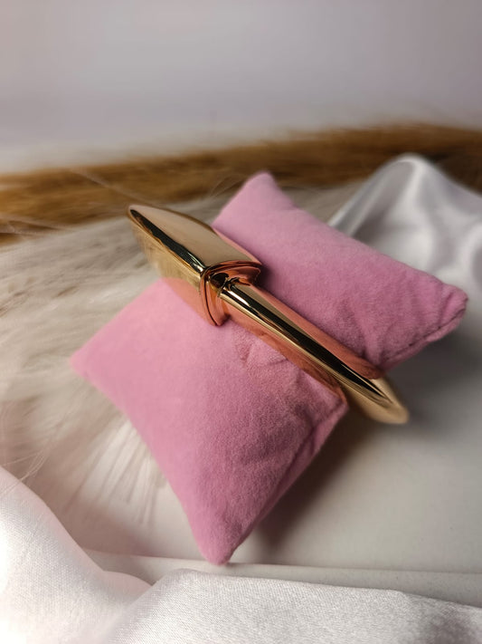 Sleek Gold Lightning Bolt Openable Bangle