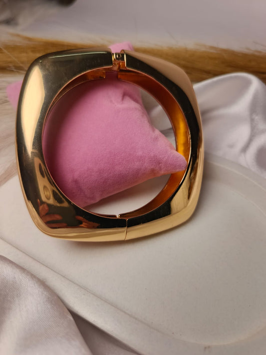 Chic Geometric Gold Openable Bangle