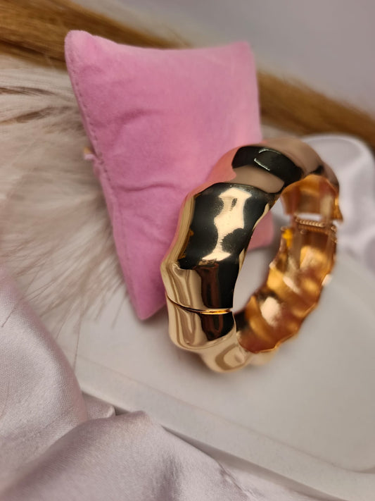 Bold Bamboo-Style Gold Openable Bangle