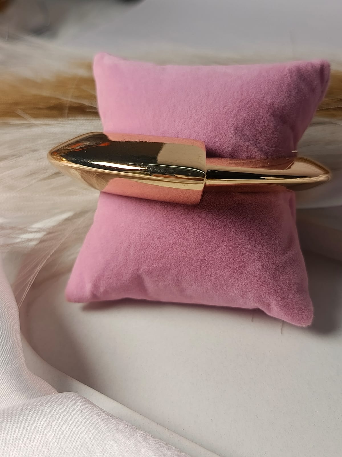 Sleek Gold Lightning Bolt Openable Bangle