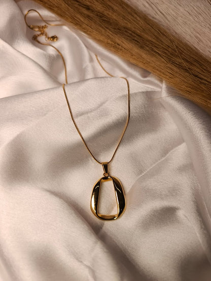 Anti-Tarnish Gold-Plated Abstract Pendant Necklace